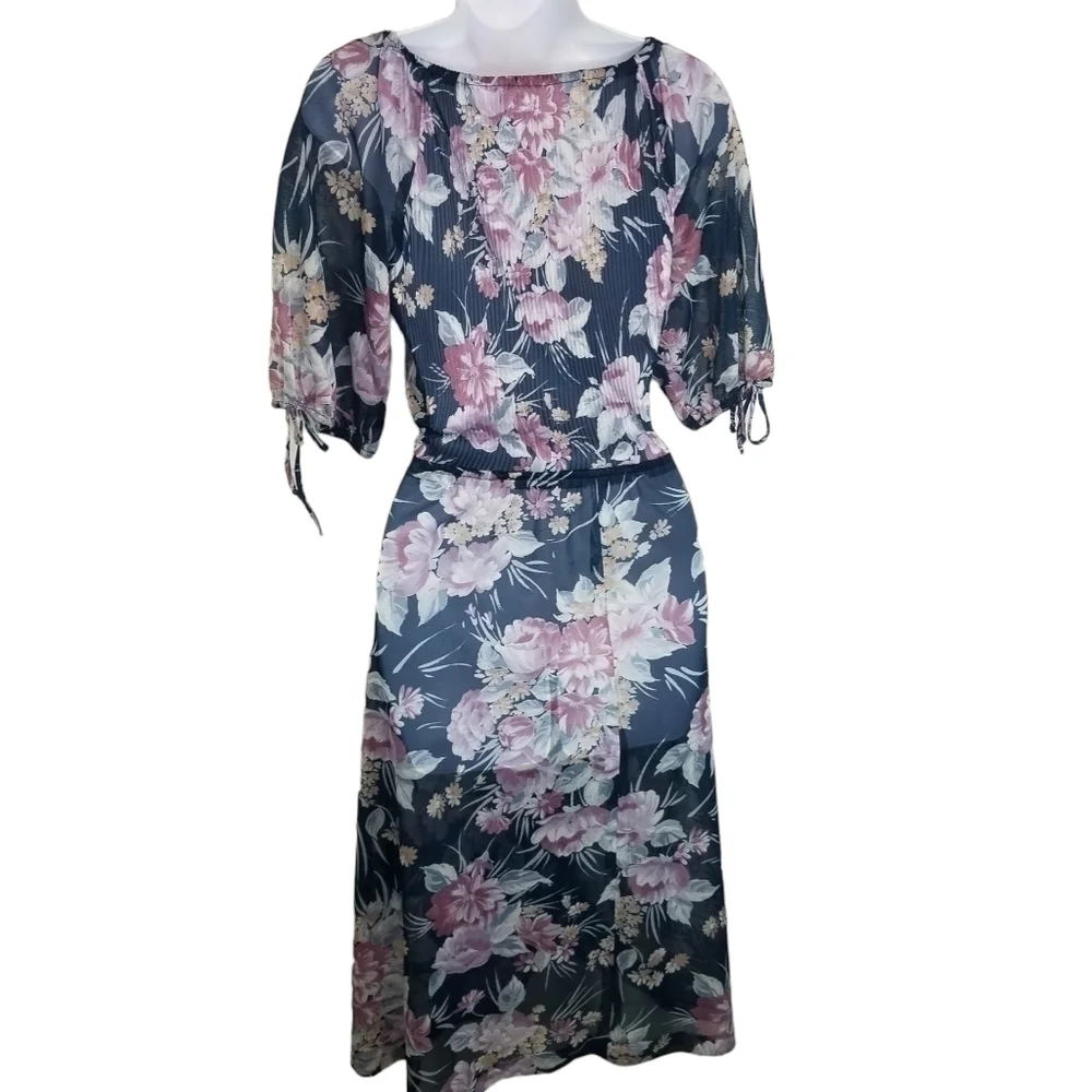 Vtg 70s floral semi sheer pleated dress - Picture 3 of 9